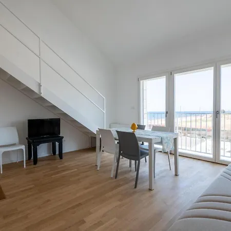 Angelina House - Sea Front Loft Apartment Bari