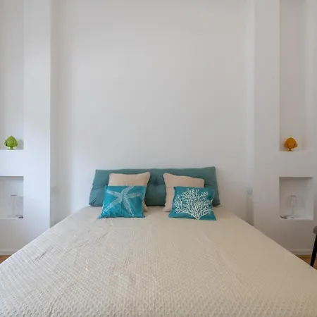 Angelina House - Sea Front Loft Apartment *
